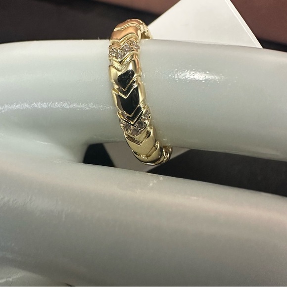 14k gold Chevron Style Gold CZ Stacking Ring - Picture 6 of 10